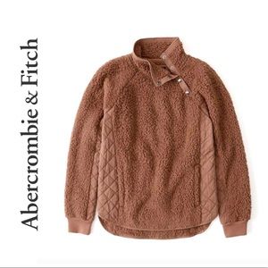 Abercrombie and Fitch Sherpa Asymmetrical XL Snap